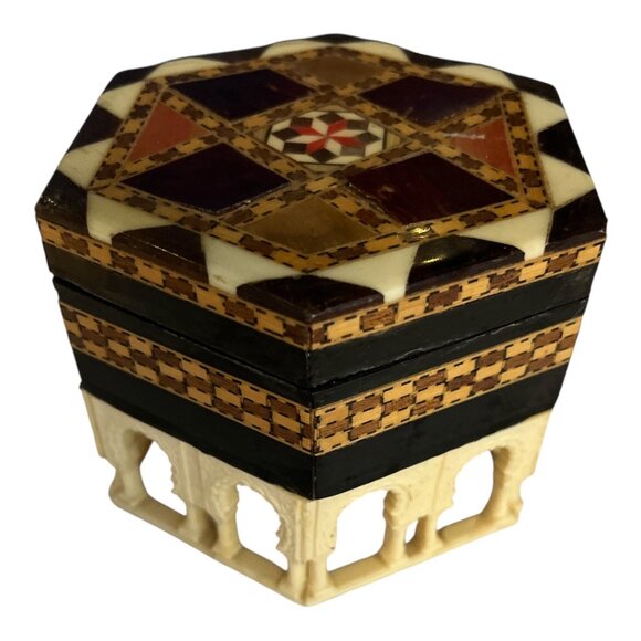 Vintage Octagonal Mosaic Inlay Jewelry Box with Moorish Arches – Red Velvet Inte - Picture 5 of 5